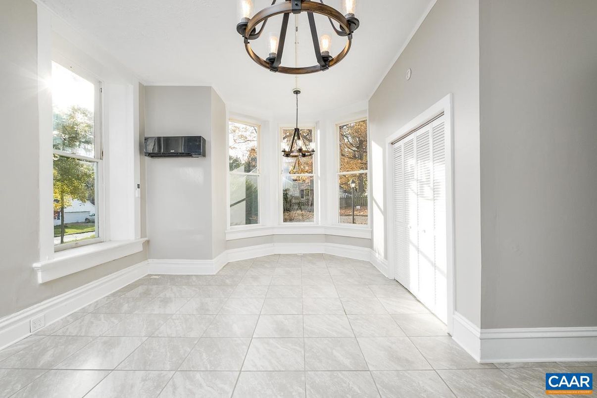 Chandelier, Empty room, Interior