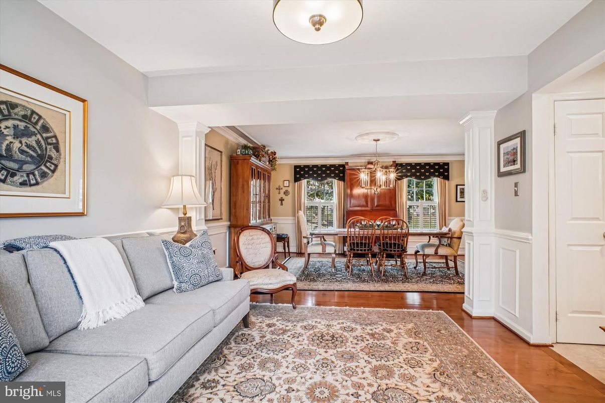 Chandelier, Dining room, Interior, Living room, Wood Texture Flooring