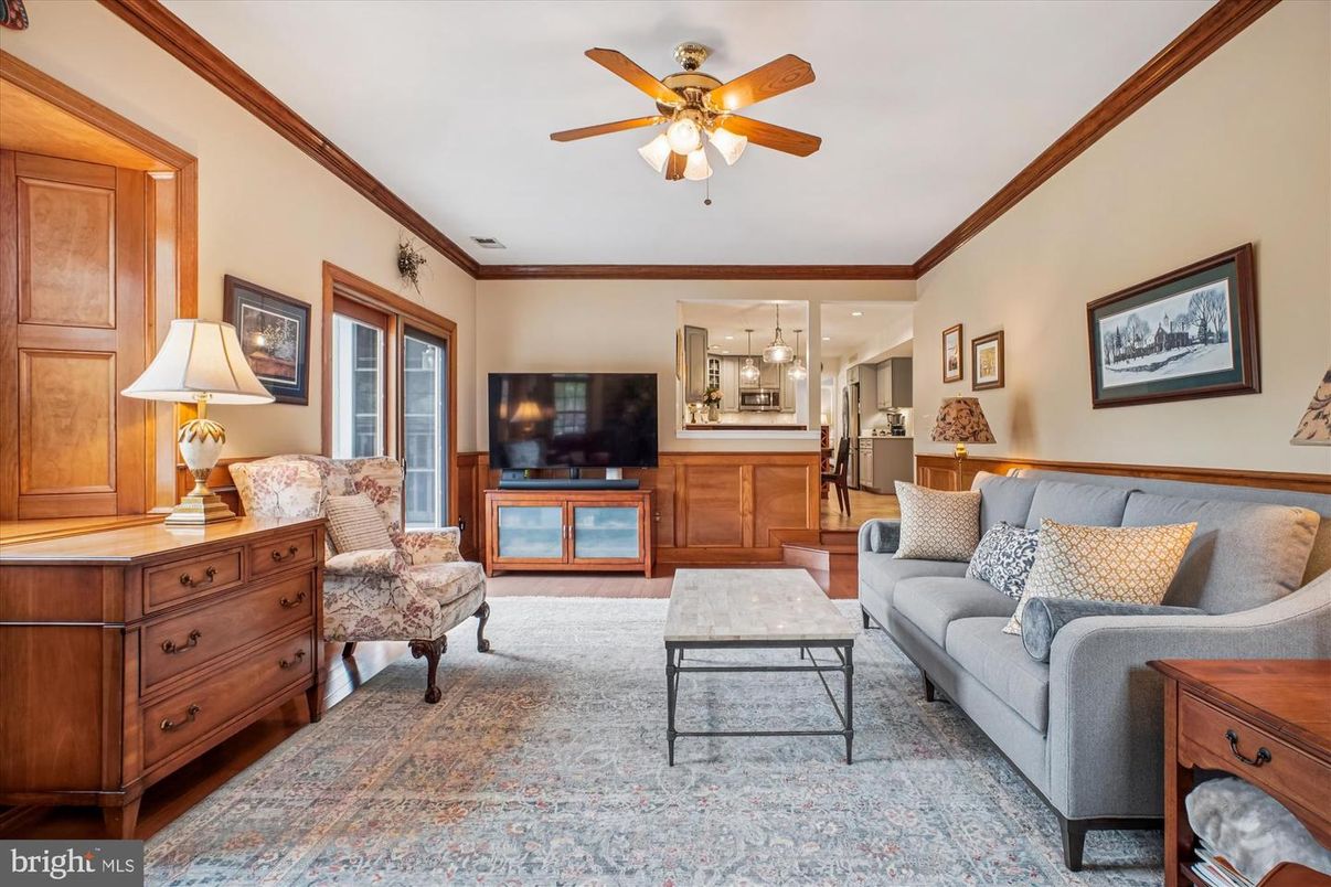 Interior, Kitchen, Living room, Recessed Lighting, Stainless Steel Appliances