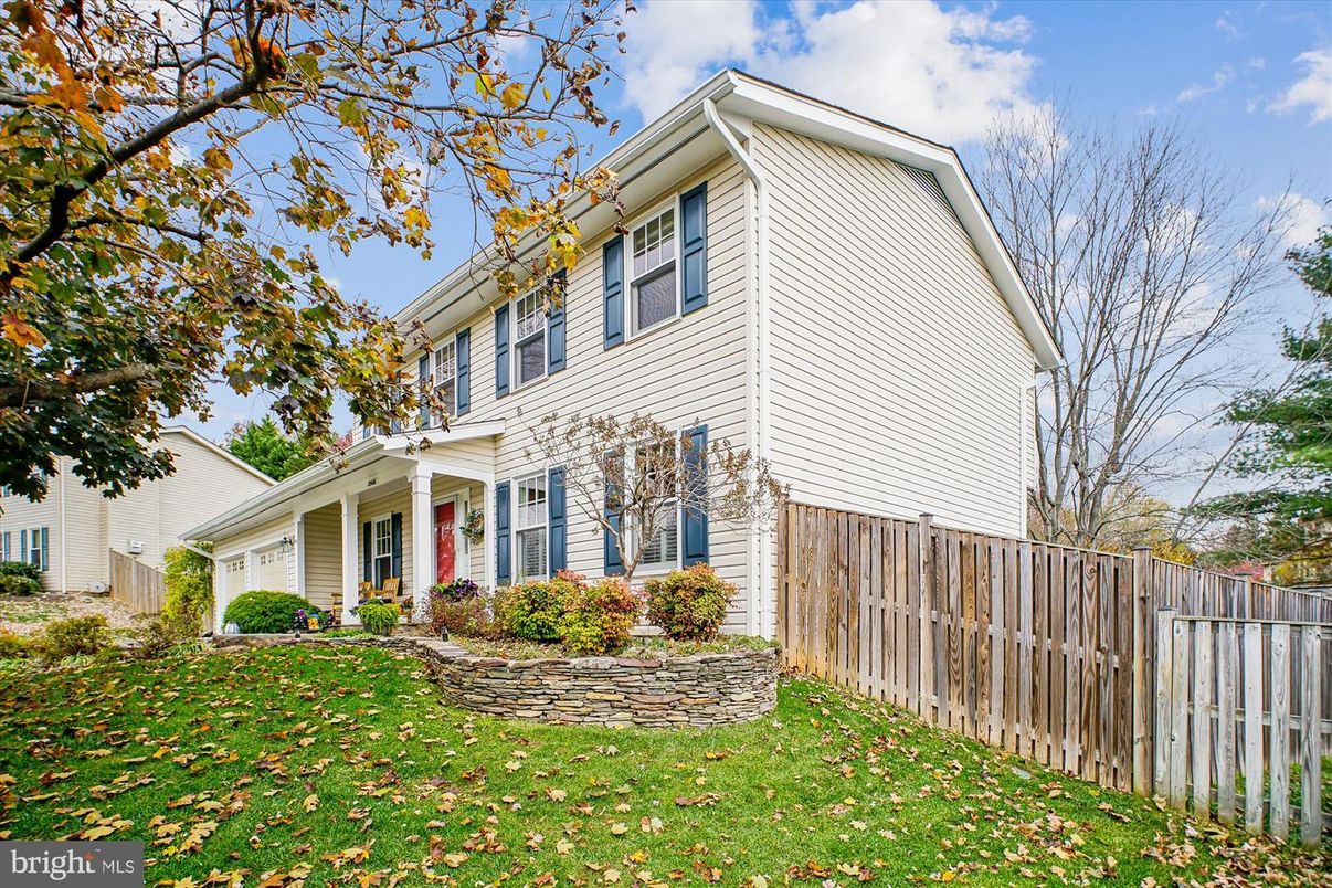 Exterior, Facade, American Foursquare