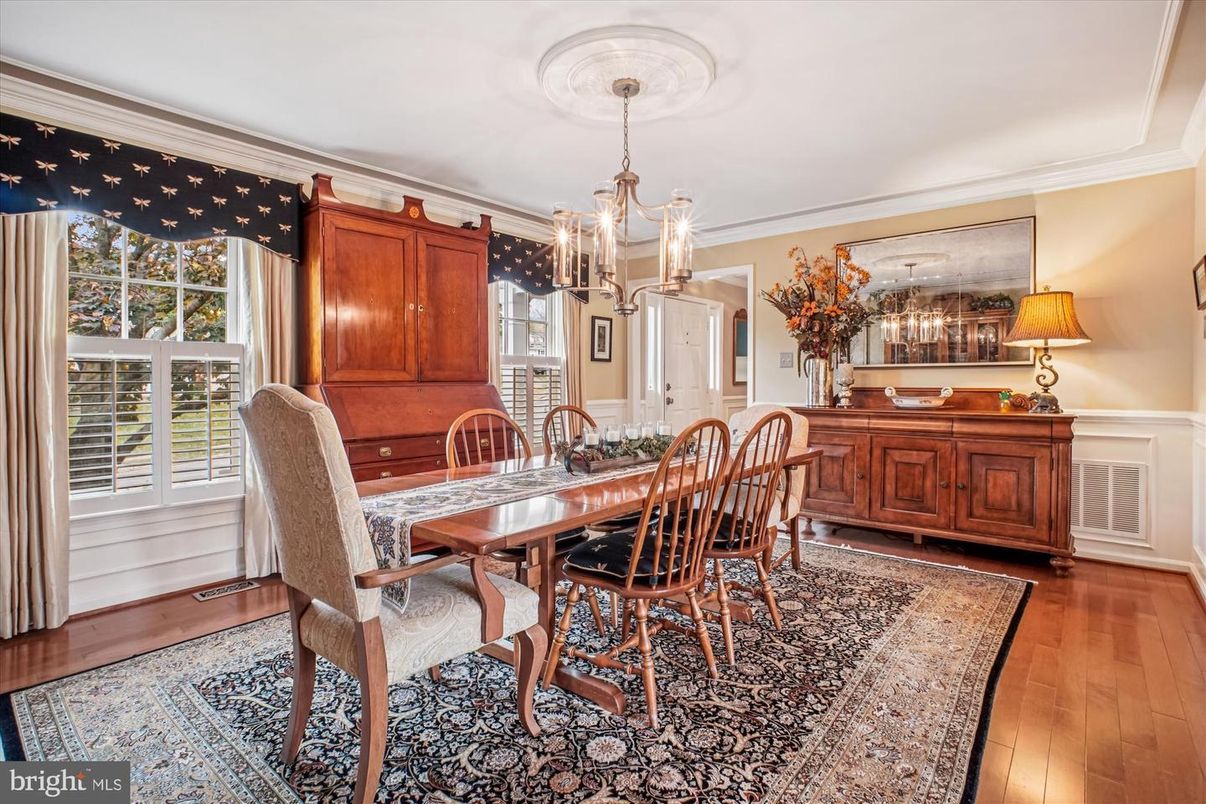 Chandelier, Dining room, Interior, Wood Texture Flooring