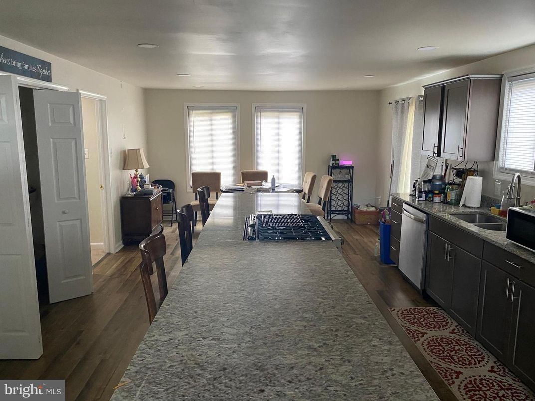 Dining room, Interior, Kitchen, Recessed Lighting, Wood Texture Flooring