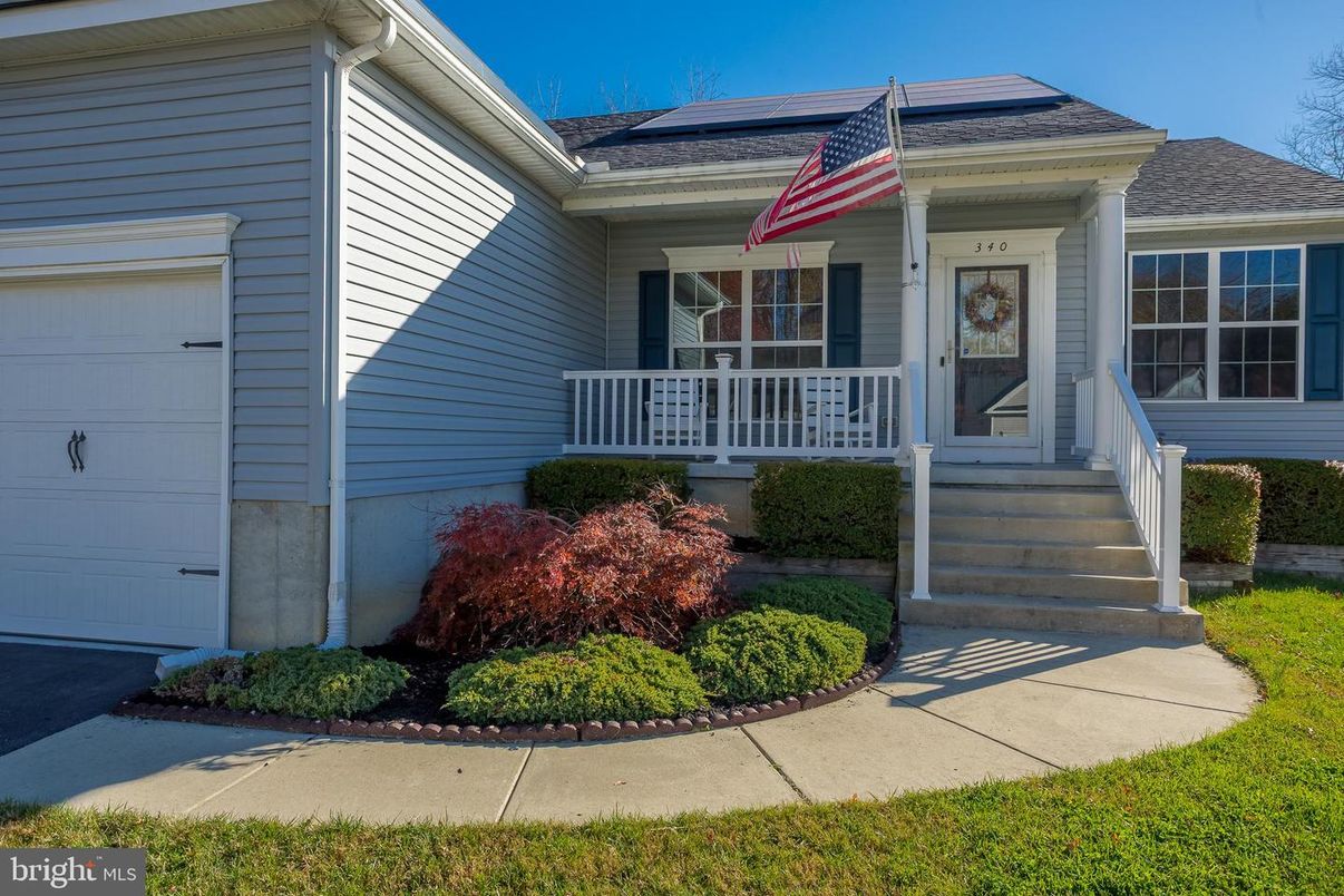 Exterior, Facade, None