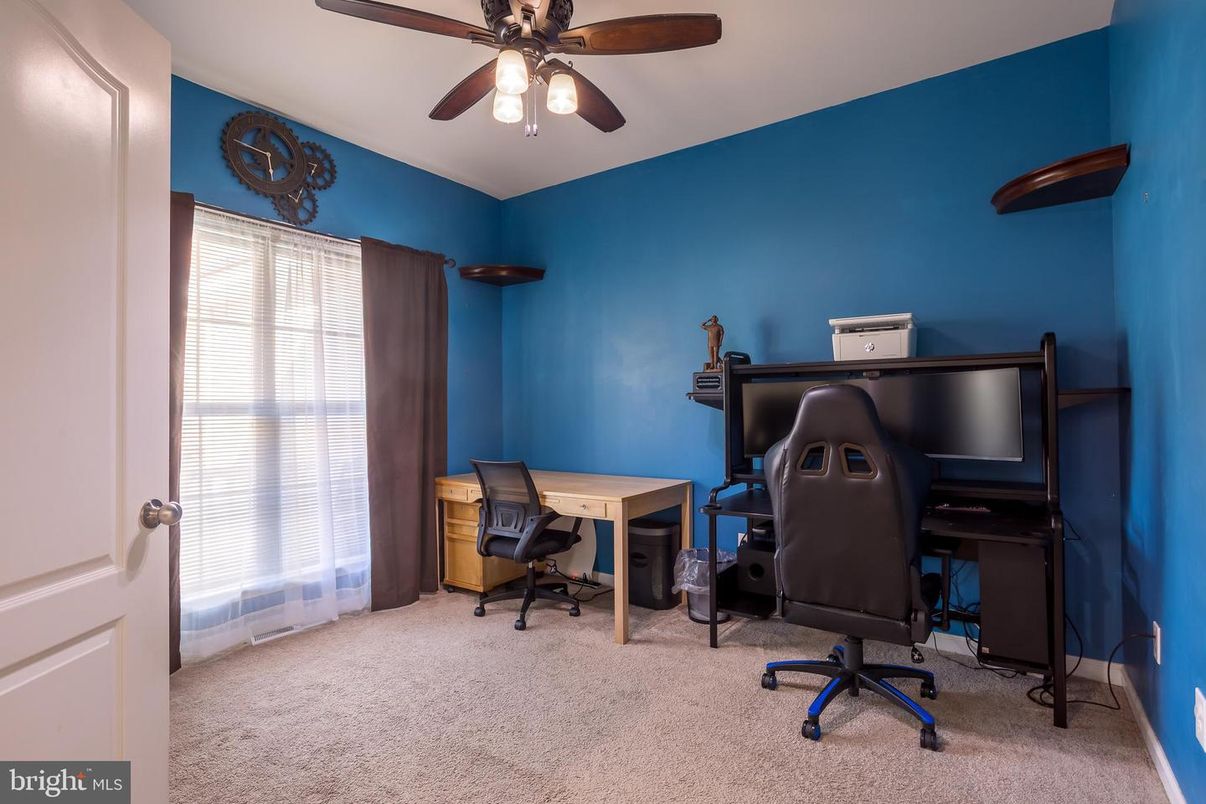 Home Office, Interior