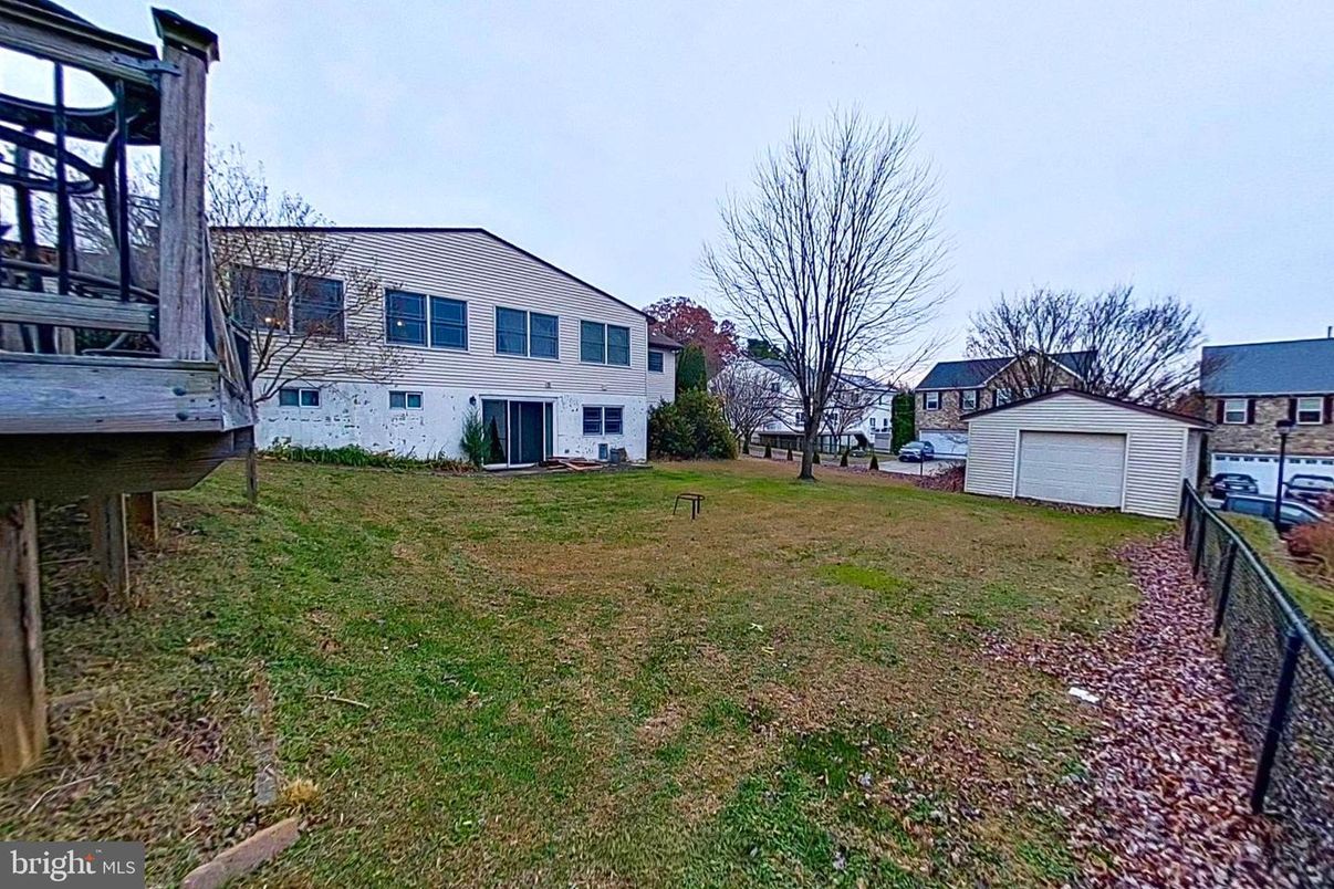 Backyard, Detached Garage, Exterior