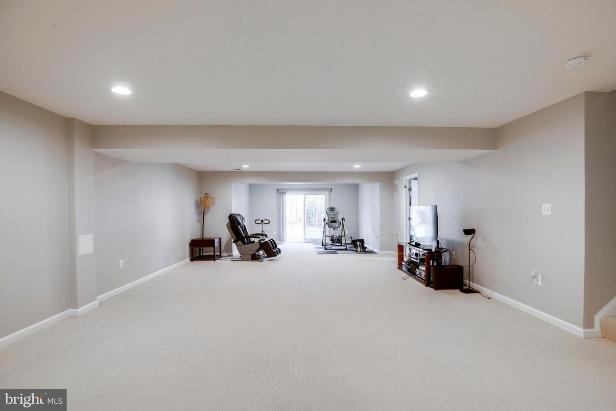 Fitness Equipment, Interior, Recessed Lighting