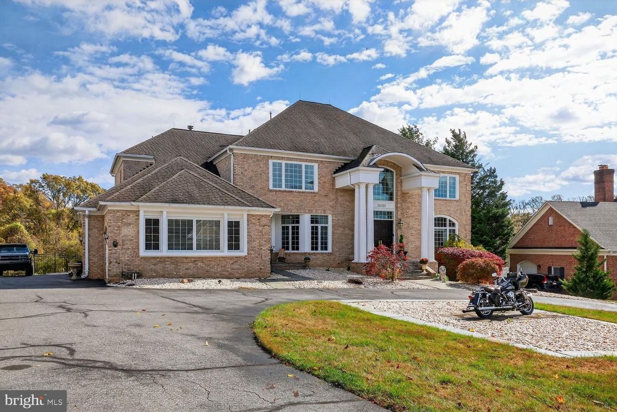 Exterior, Facade, Brick Facade, French Provincial