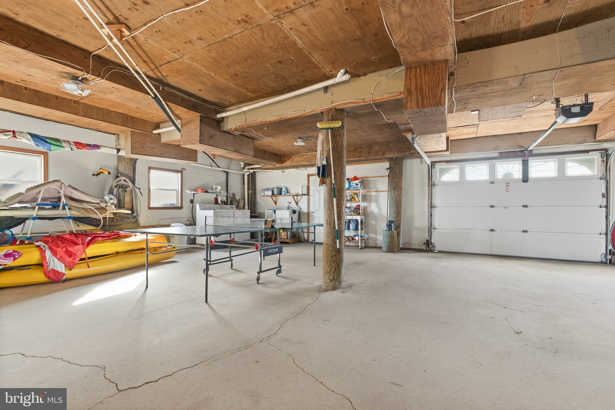 Garage, Interior, Wooden Beams, Wooden Ceilings