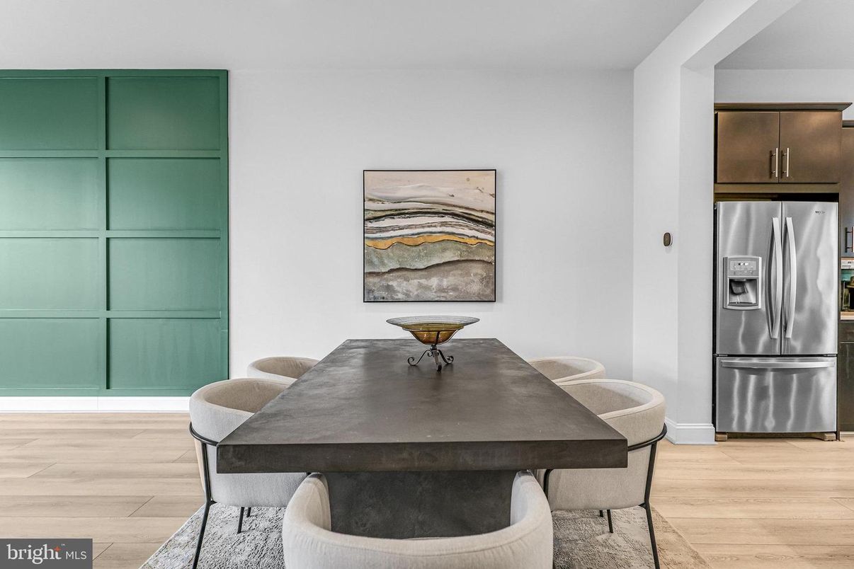 Dining room, Interior, Kitchen, Stainless Steel Appliances, Wood Texture Flooring