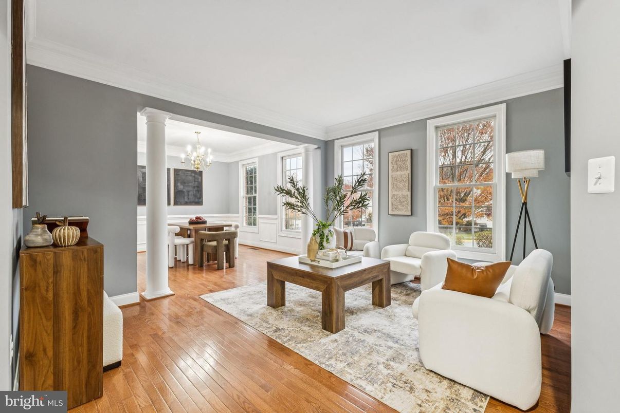 Chandelier, Dining room, Interior, Living room, Wood Texture Flooring