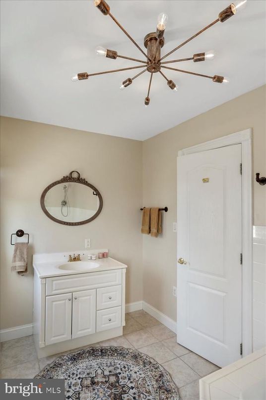 Bathroom, Interior, Pendant Lights
