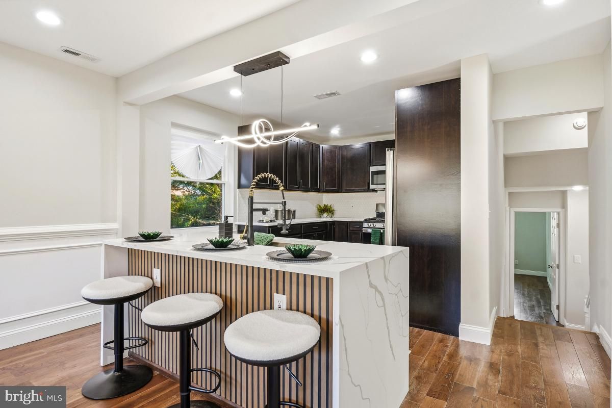 Interior, Kitchen, Pendant Lights, Recessed Lighting, Wood Texture Flooring
