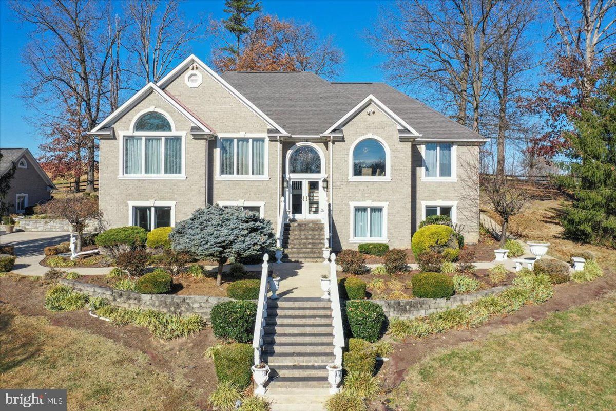 Exterior, Facade, French Provincial