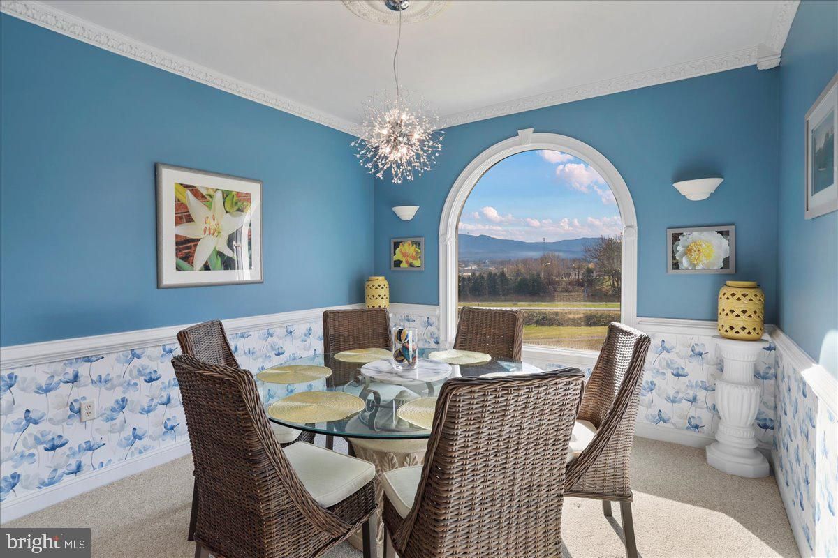 Chandelier, Dining room, Interior, Pendant Lights