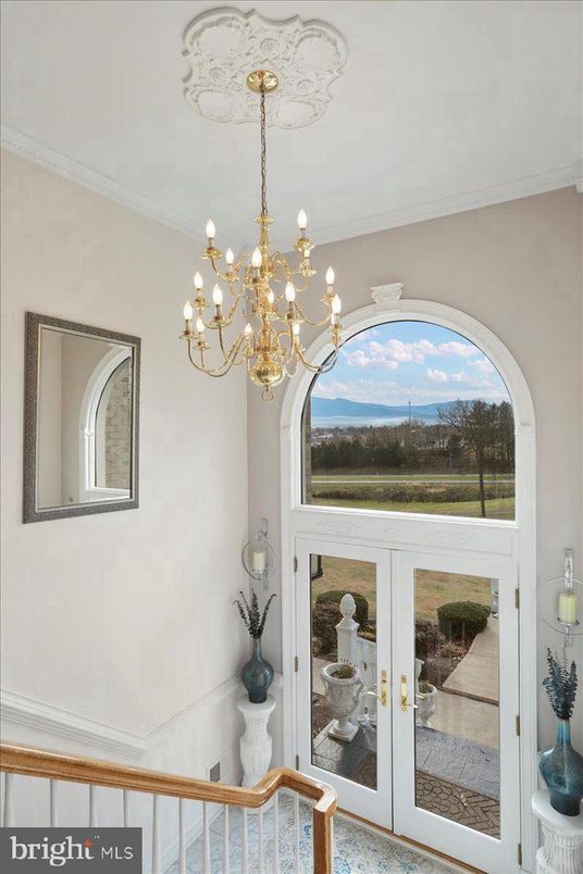 Chandelier, Interior