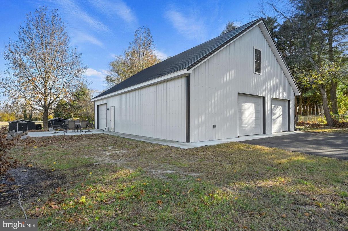 Backyard, Detached Garage, Exterior