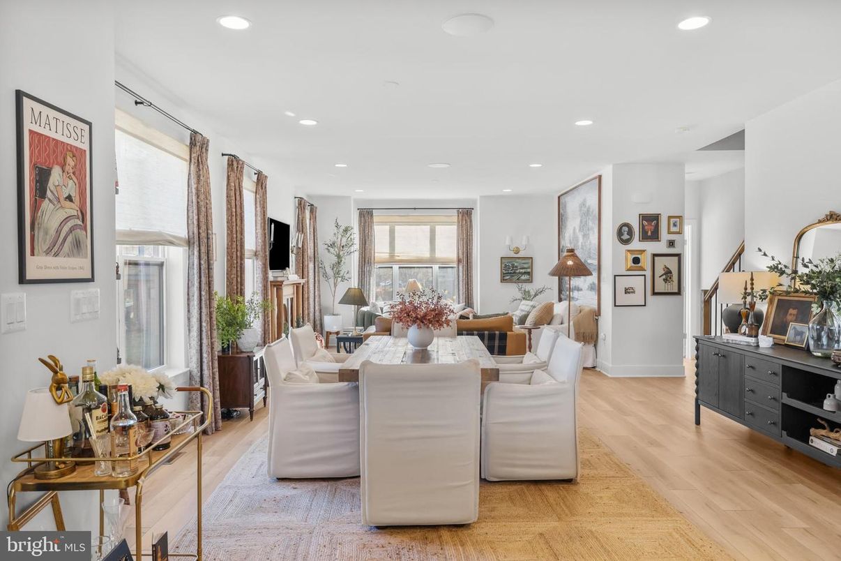 Dining room, Interior, Living room, Recessed Lighting, Wood Texture Flooring