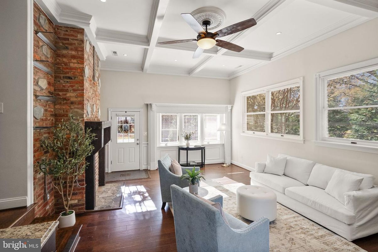 Interior, Living room, Recessed Lighting, Stone Walls, Wood Texture Flooring
