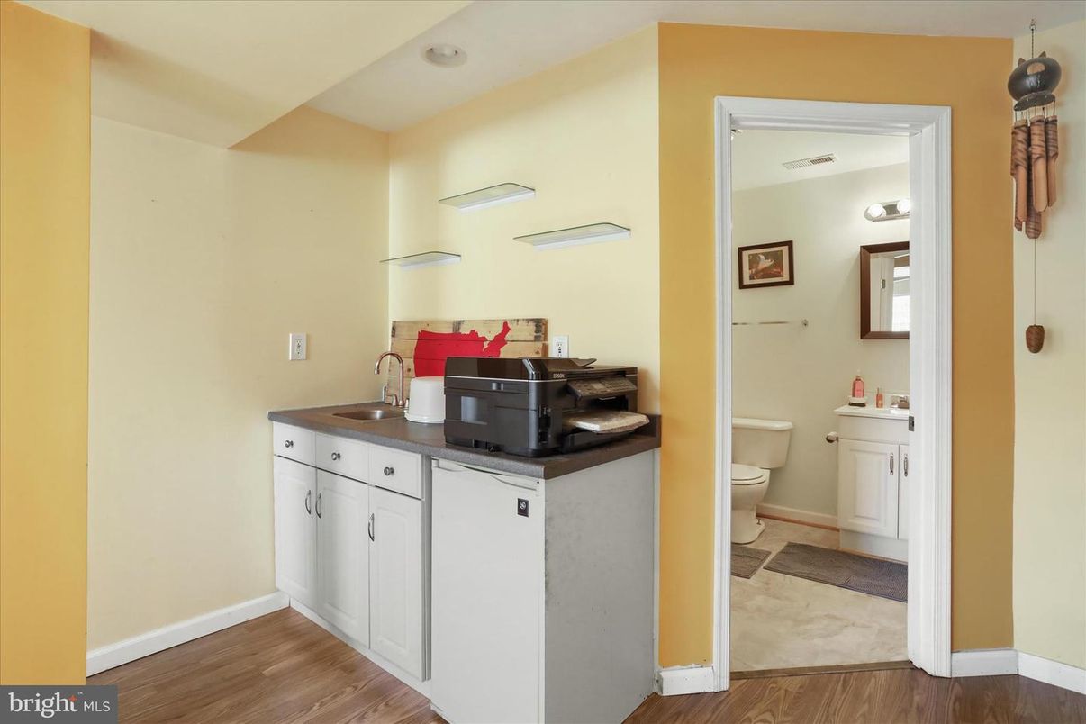 Bathroom, Interior, Recessed Lighting, Wood Texture Flooring