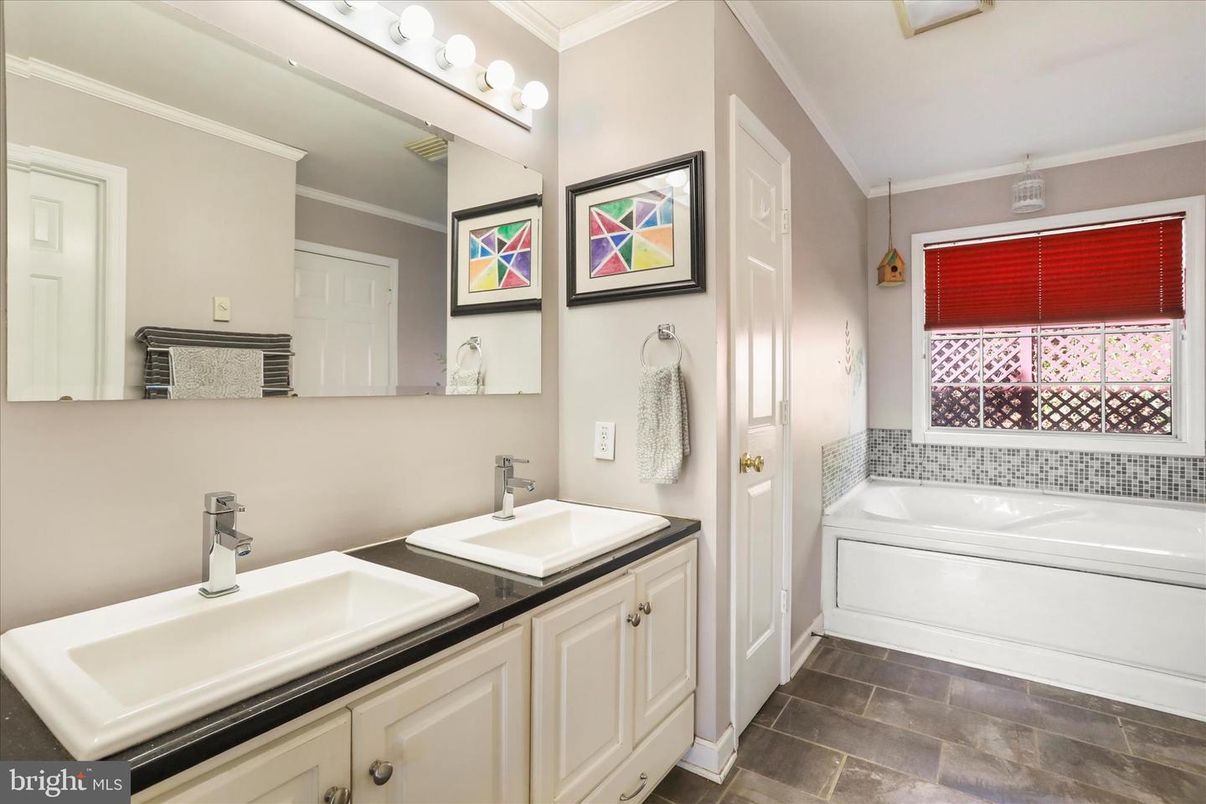 Bathroom, Dual Sink Vanities, Interior, Wood Texture Flooring