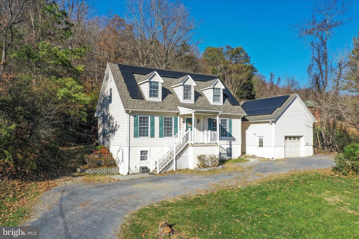 Attached, Exterior, Facade, Solar Panels, Cape Cod