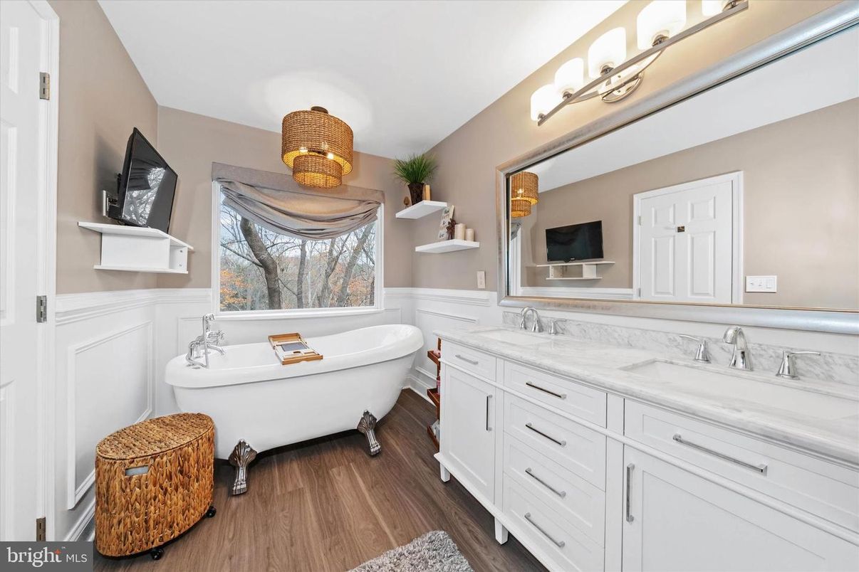 Bathroom, Free Standing Baths, Interior, Wood Texture Flooring