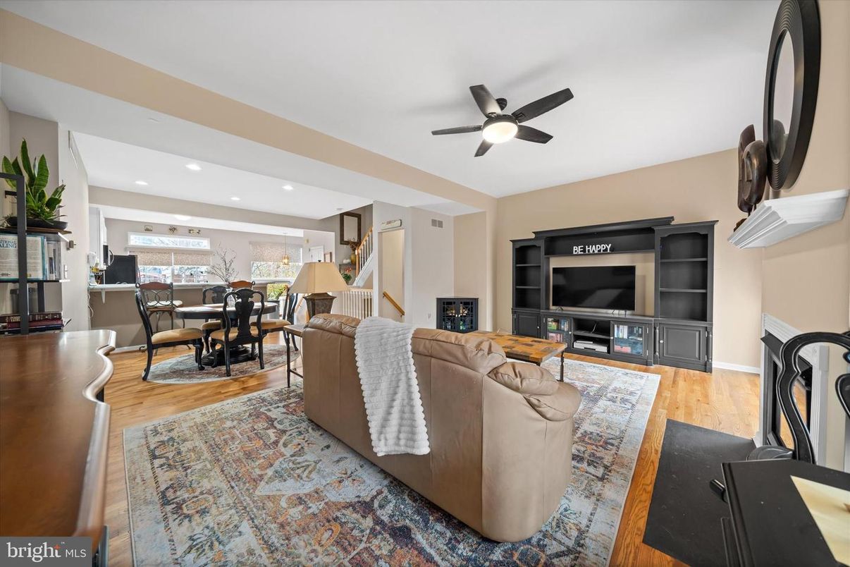 Dining room, Interior, Kitchen, Living room, Recessed Lighting, Wood Texture Flooring
