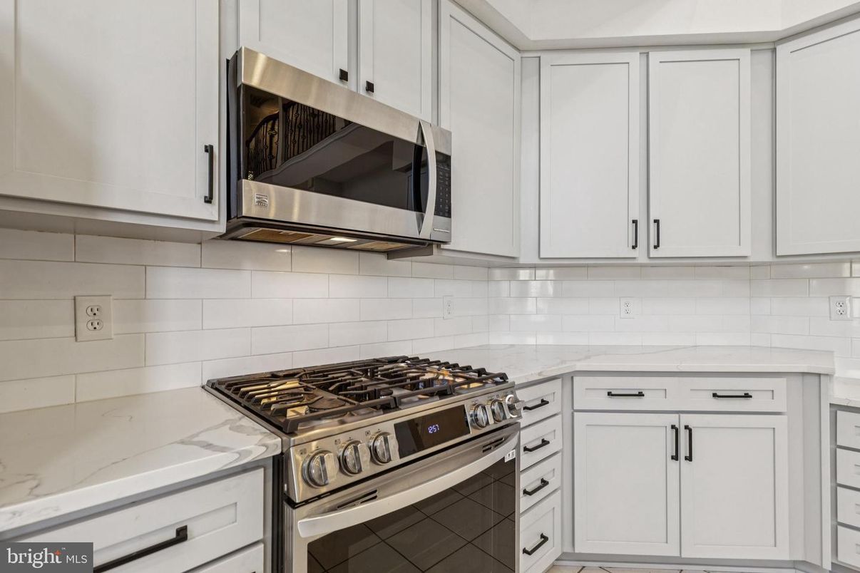 Interior, Kitchen, Stainless Steel Appliances