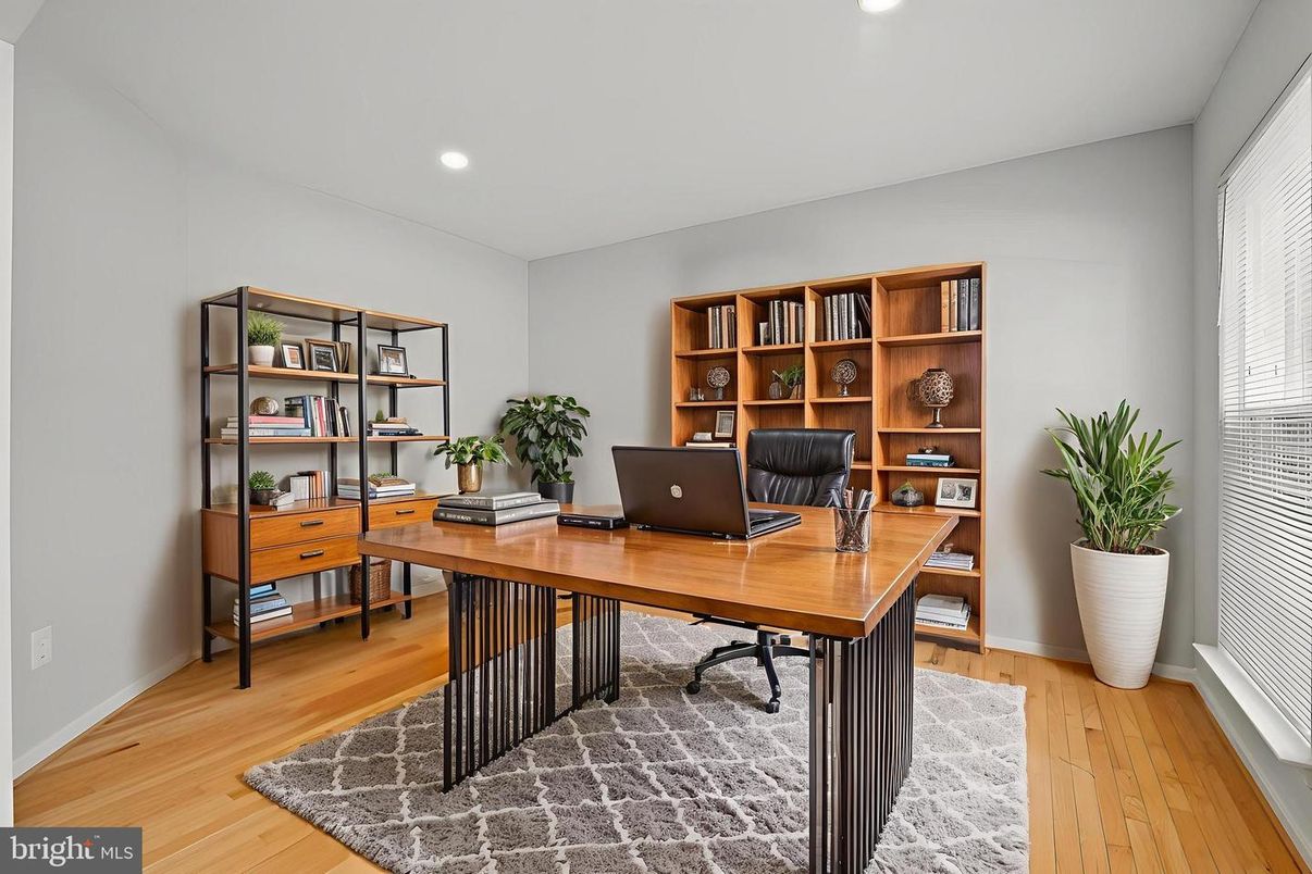 Home Office, Interior, Recessed Lighting, Wood Texture Flooring
