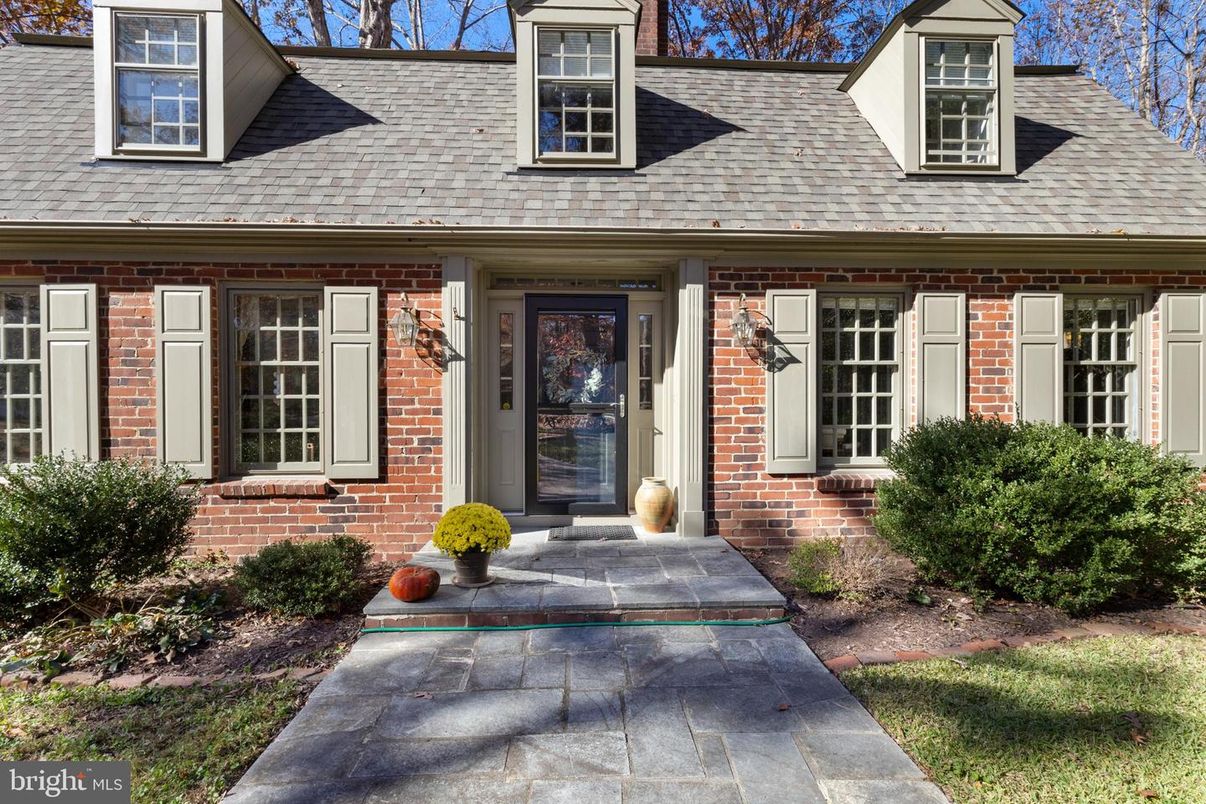 Exterior, Facade, Brick Facade, Cape Cod