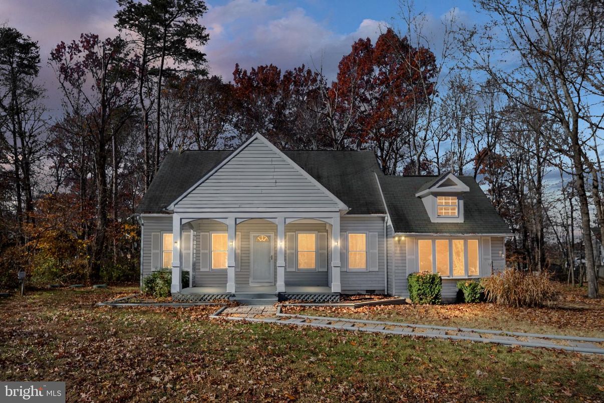 Exterior, Facade, Farmhouse