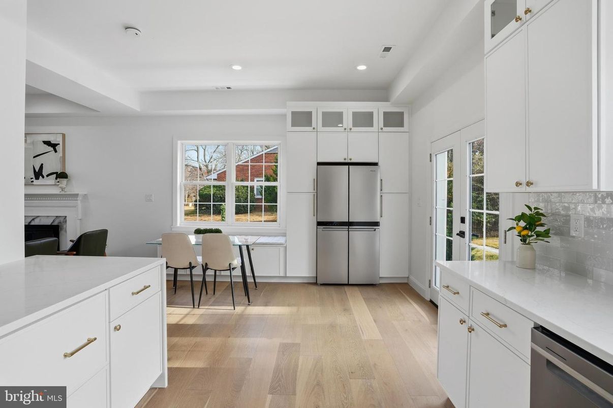 Dining room, Interior, Kitchen, Recessed Lighting, Stainless Steel Appliances, Wood Texture Flooring