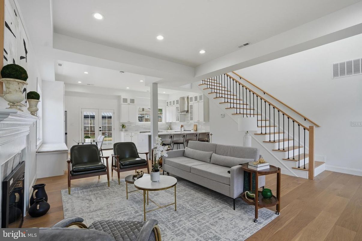 Dining room, Interior, Living room, Recessed Lighting, Wood Texture Flooring