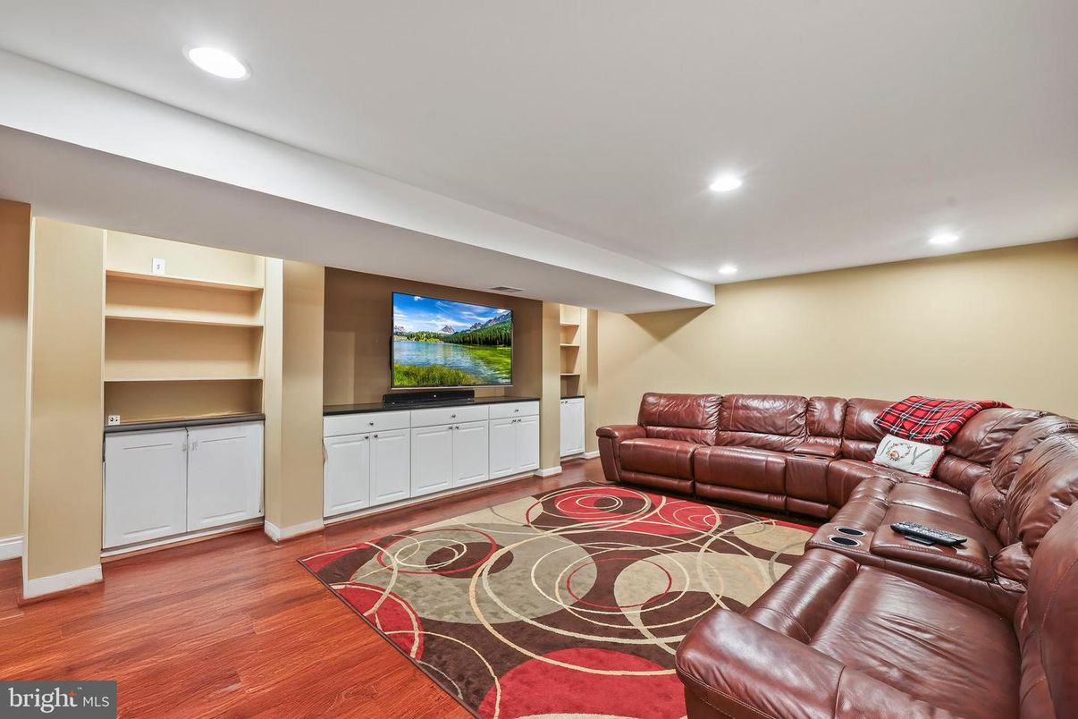 Home Theatre Room, Interior, Living room, Recessed Lighting, Theatre Room, Wood Texture Flooring