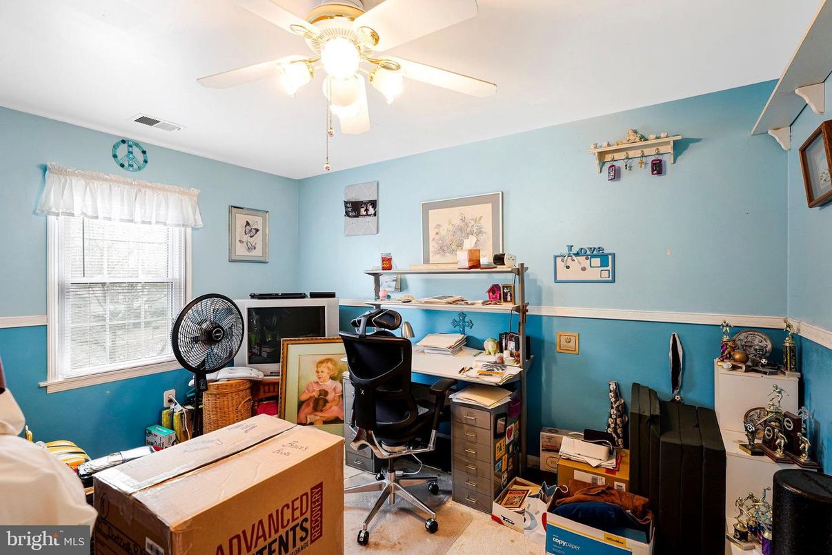 Home Office, Interior