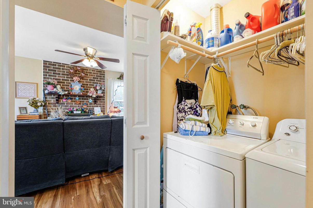 Interior, Stone Walls, Utility Closets, Washer, Wood Texture Flooring