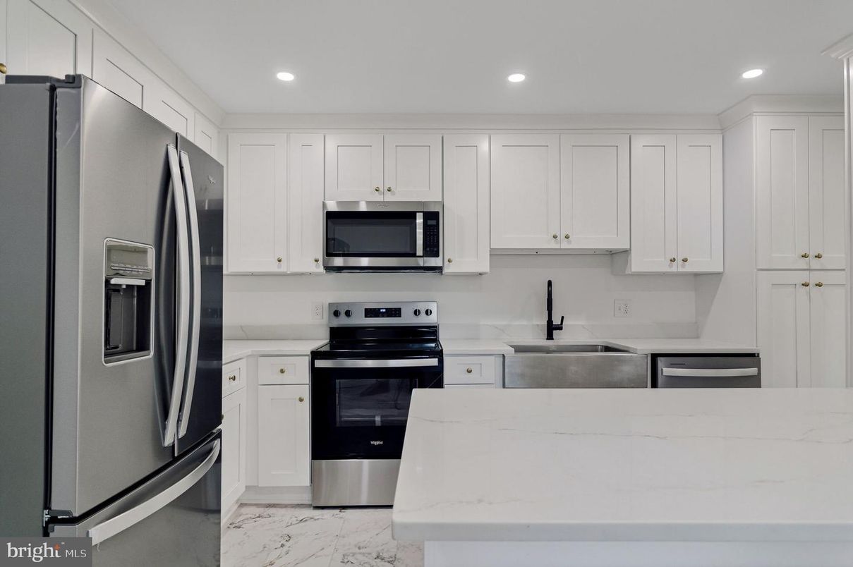 Interior, Kitchen, Marble, Recessed Lighting, Stainless Steel Appliances