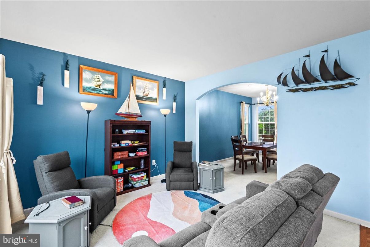 Chandelier, Dining room, Interior, Living room