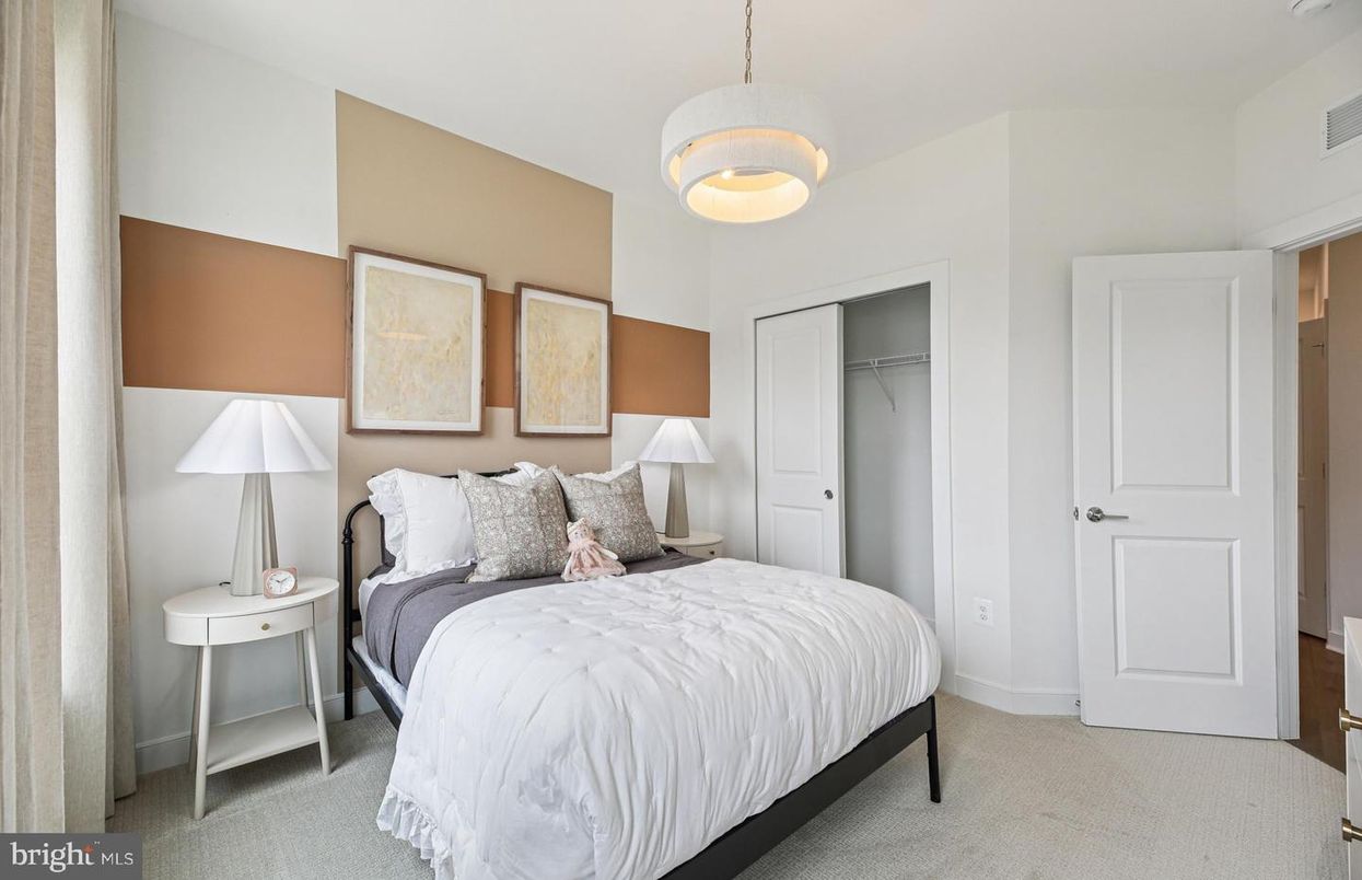 Bedroom, Interior, Pendant Lights