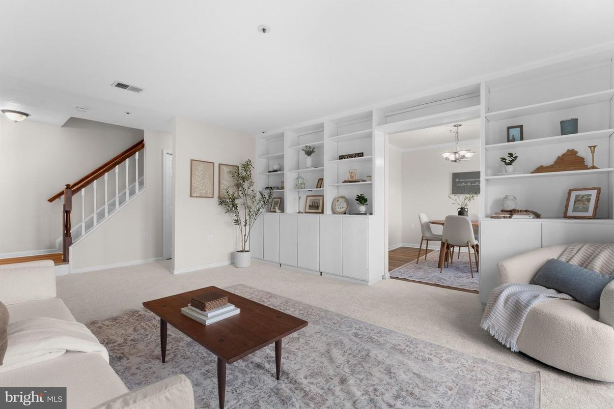 Chandelier, Dining room, Interior, Living room