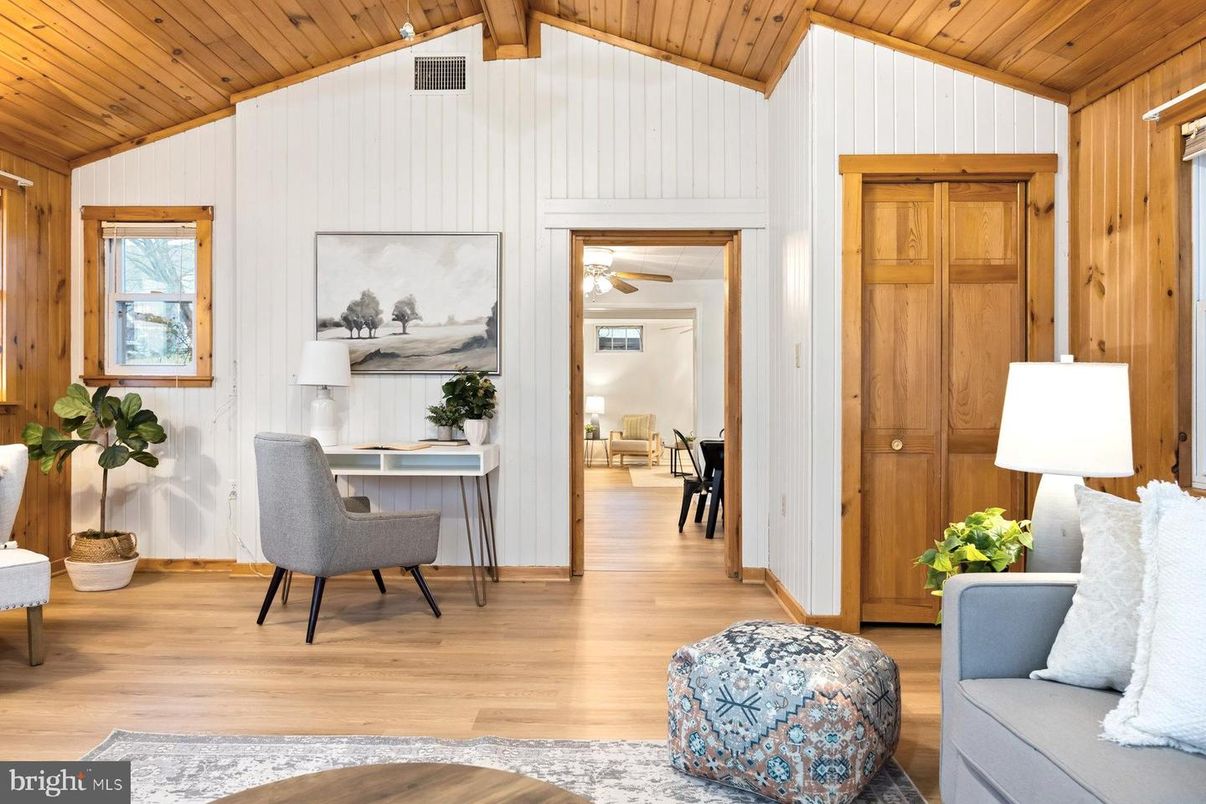 Home Office, Interior, Wooden Beams, Wooden Ceilings, Wood Texture Flooring, Wooden Walls