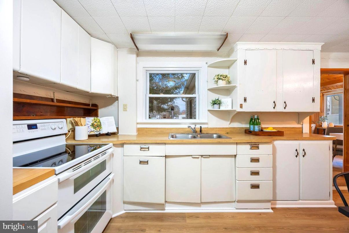 Interior, Kitchen, Wood Texture Flooring