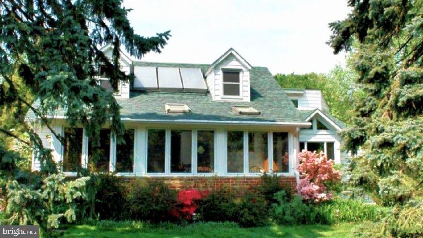 Exterior, Facade, Cape Cod