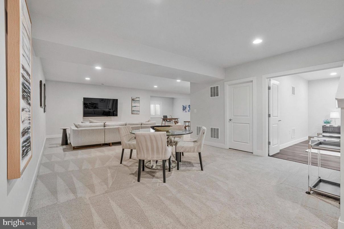 Dining room, Interior, Living room, Recessed Lighting