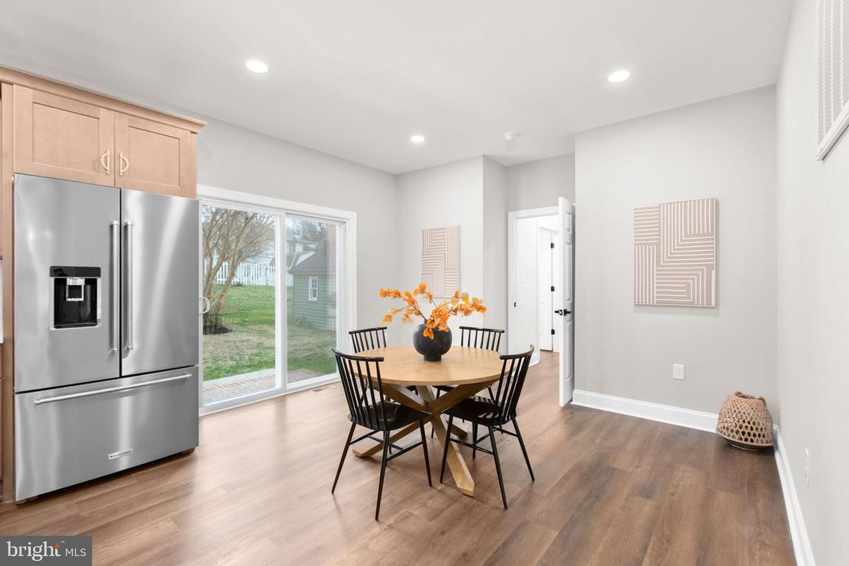 Dining room, Interior, Kitchen, Recessed Lighting, Stainless Steel Appliances, Wood Texture Flooring