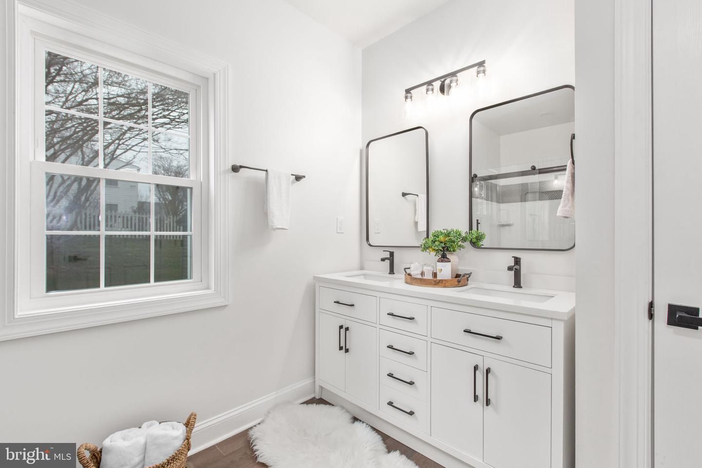 Bathroom, Dual Sink Vanities, Interior, Wood Texture Flooring