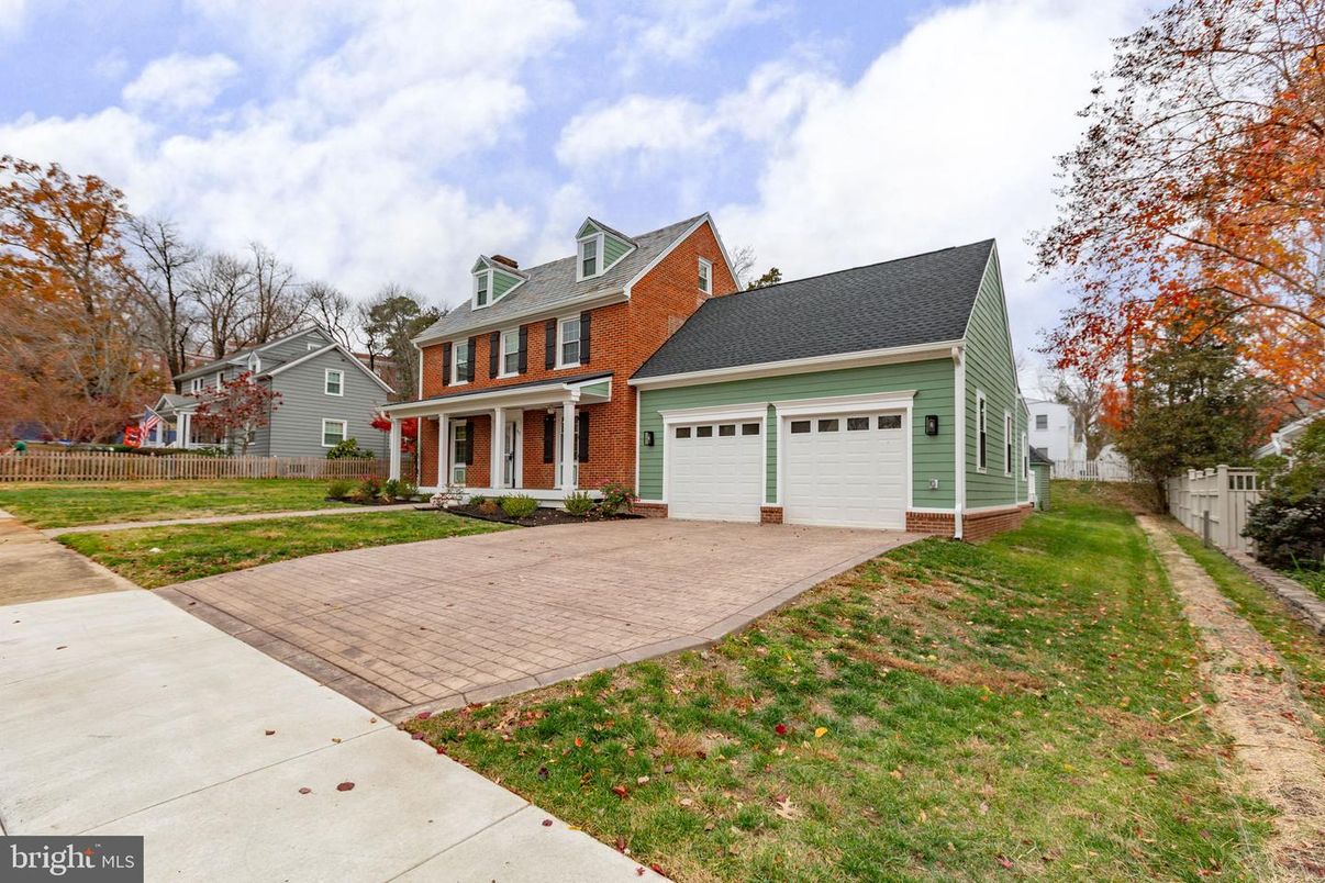 Attached, Exterior, Facade, Brick Facade, Cape Cod