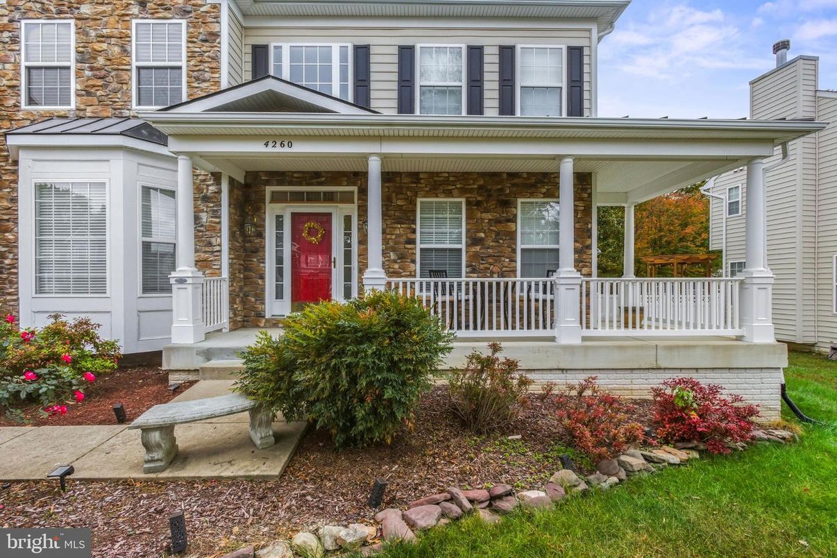 Exterior, Facade, American Foursquare