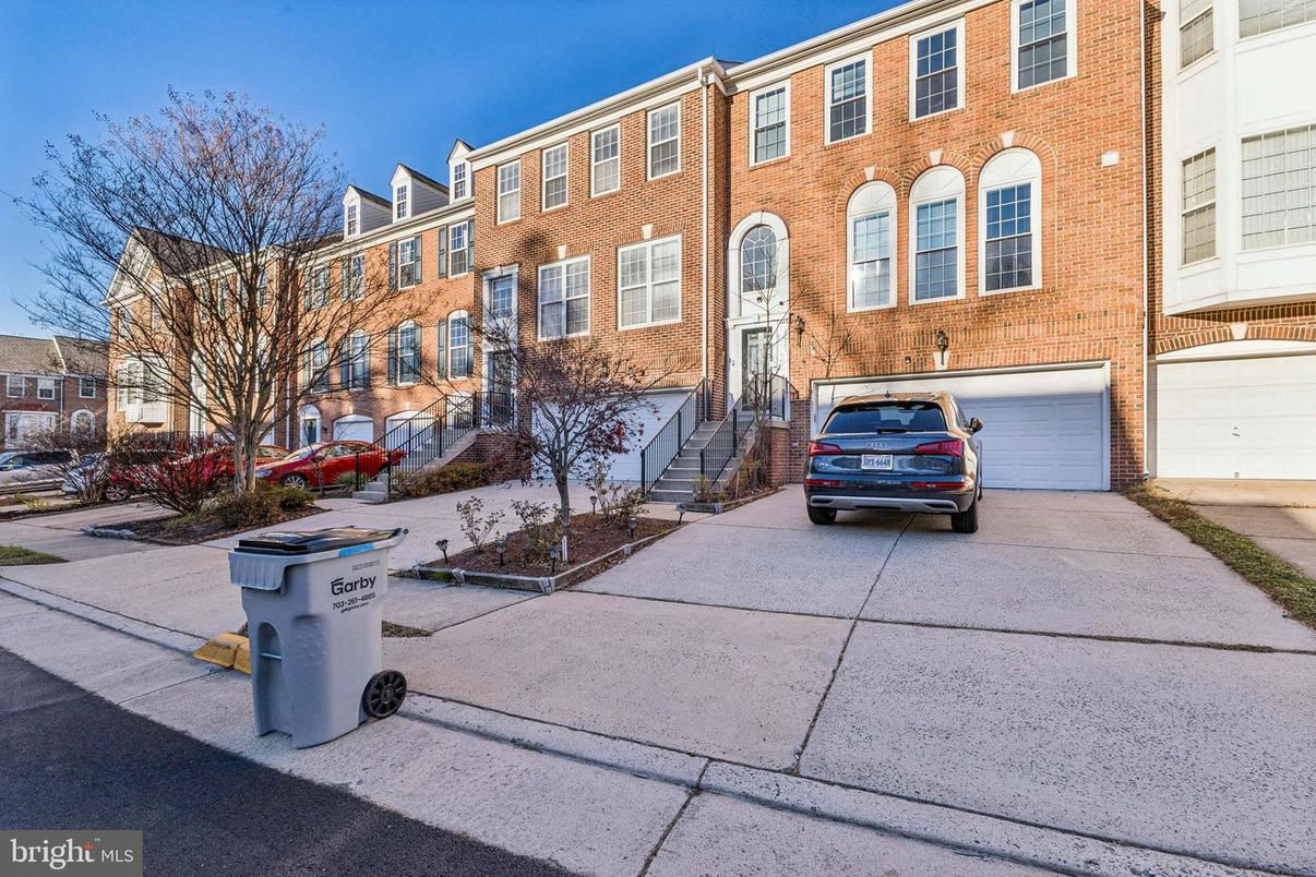 Attached, Exterior, Facade, Brick Facade, Rowhouse