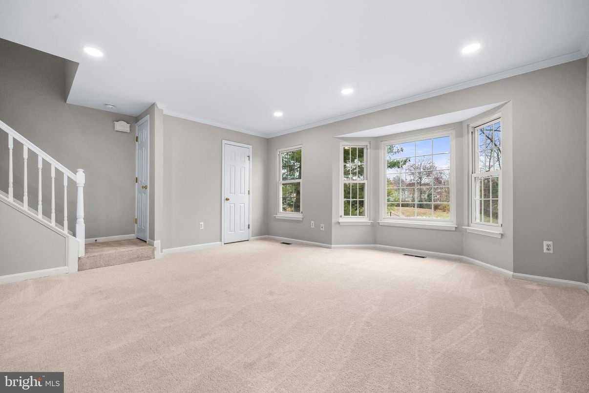 Empty room, Interior, Recessed Lighting